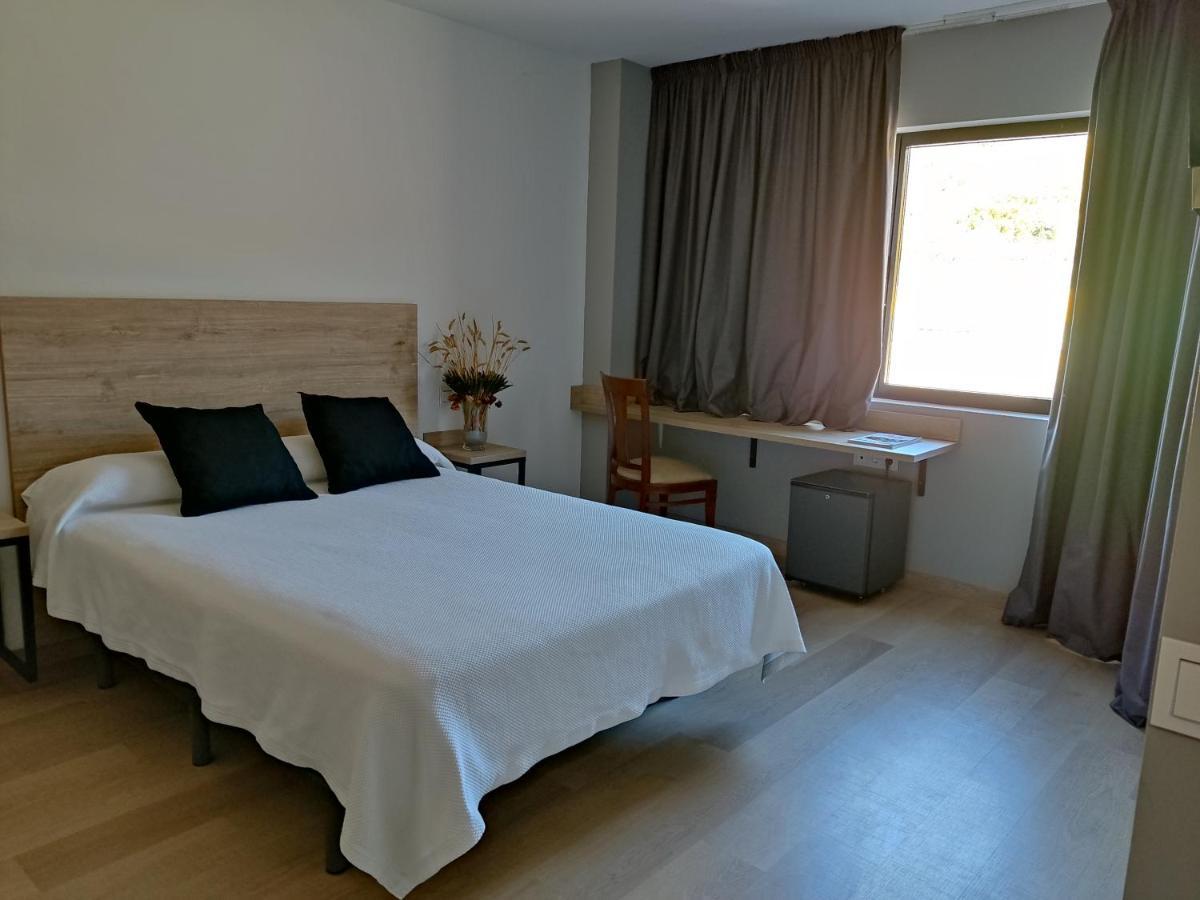 Hotel Los Rosales Almázcara Extérieur photo