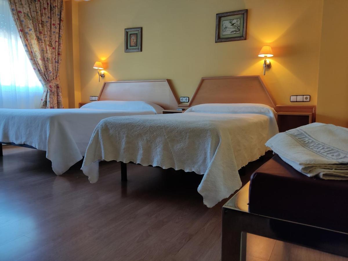 Hotel Los Rosales Almázcara Extérieur photo