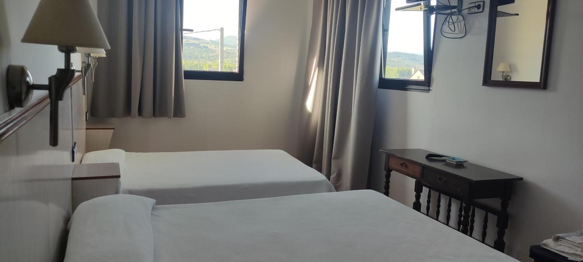 Hotel Los Rosales Almázcara Extérieur photo