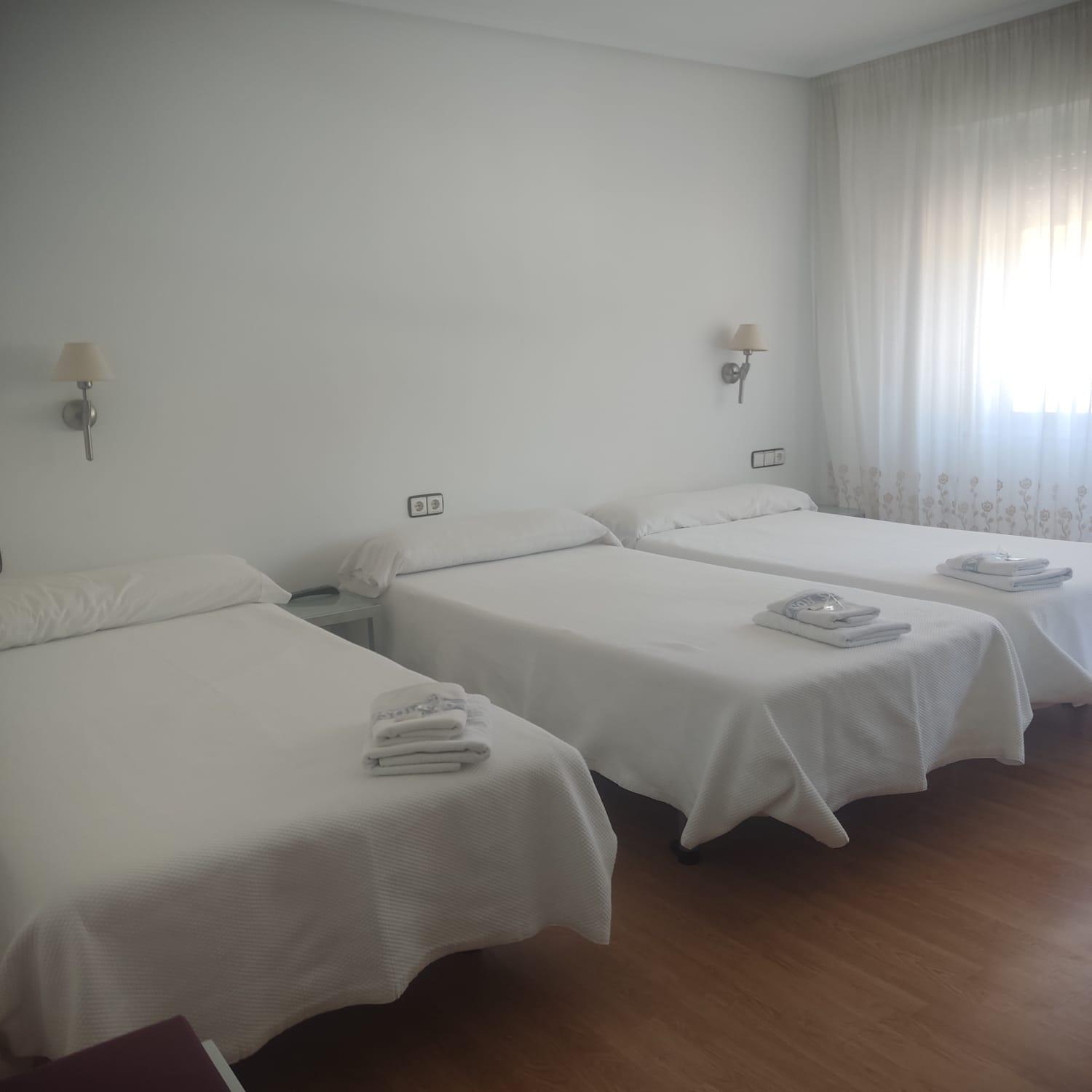 Hotel Los Rosales Almázcara Extérieur photo