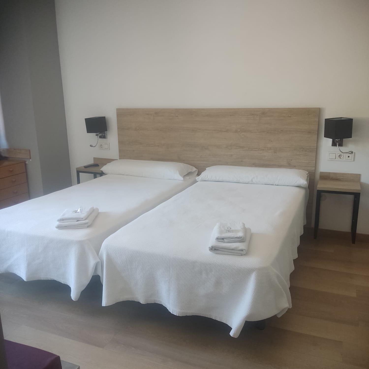 Hotel Los Rosales Almázcara Extérieur photo