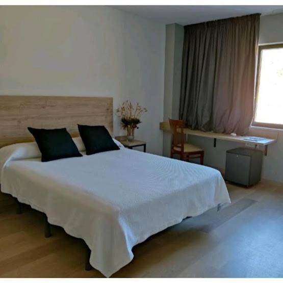 Hotel Los Rosales Almázcara Extérieur photo