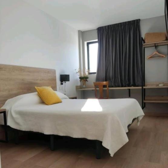 Hotel Los Rosales Almázcara Extérieur photo