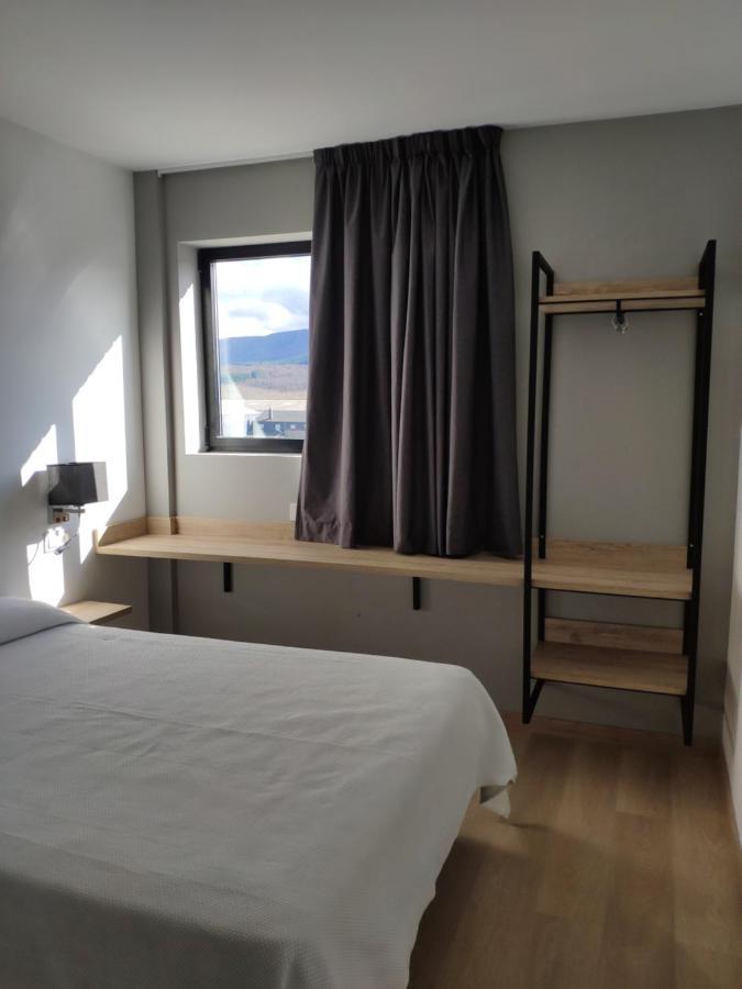 Hotel Los Rosales Almázcara Extérieur photo